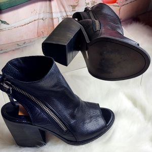 Dolce Vita Black Port Bootie Peep Toe 7 1/2